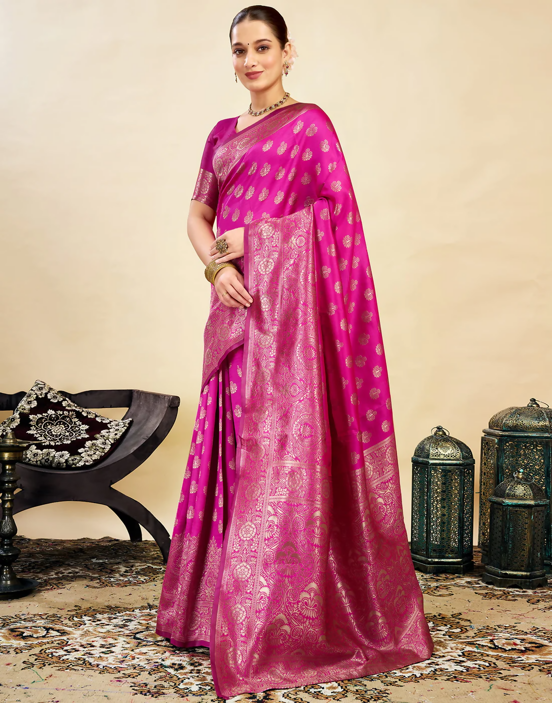 Royal Emerald Jacquard Saree with Golden Zari Work & Heavy Brocade Border