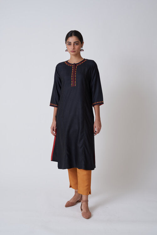 Black Round Neck Concealed Placket Embroidered Kurta