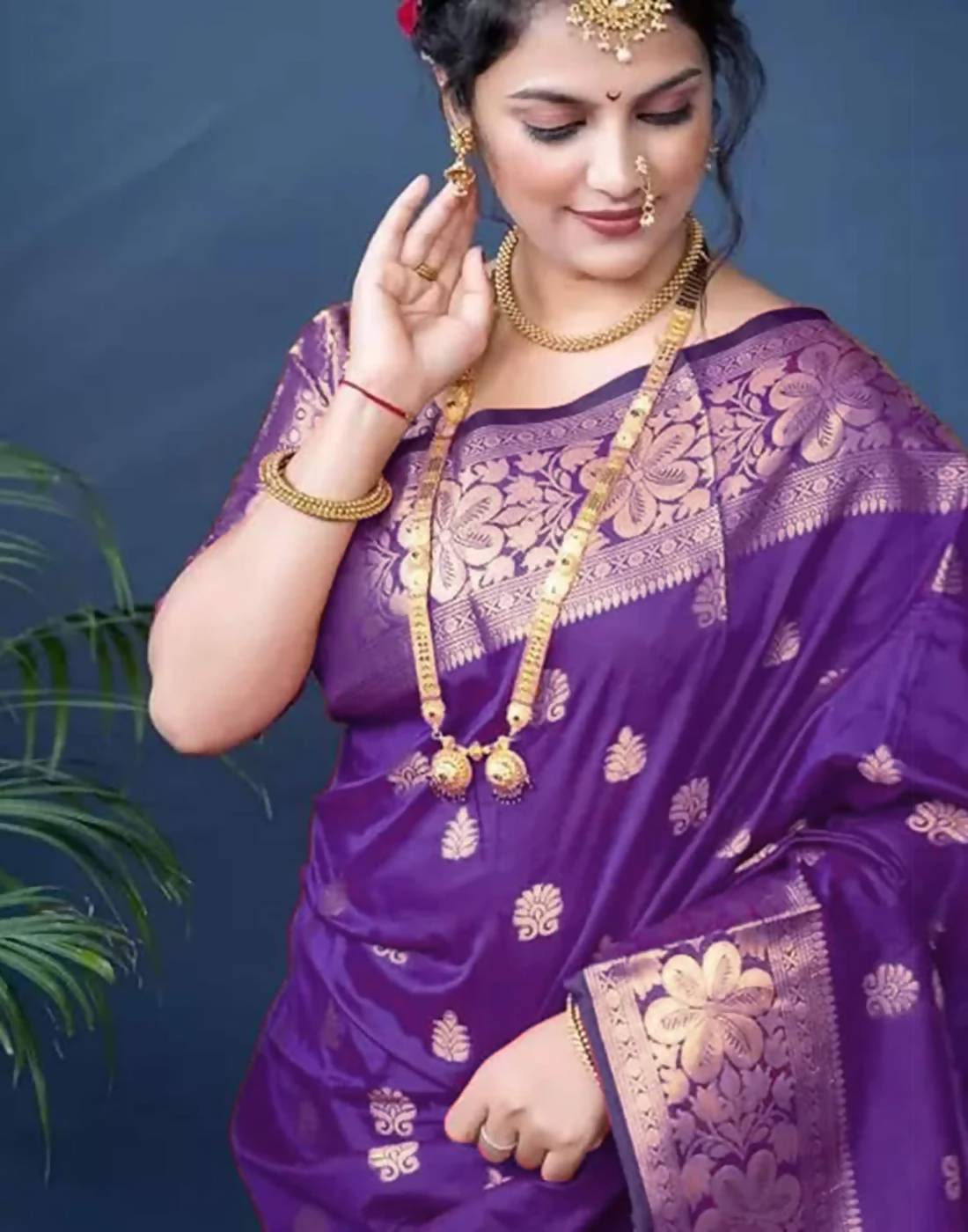 AXONIT Royal Emerald Jacquard Saree with Broad Golden Zari Border & Pallu