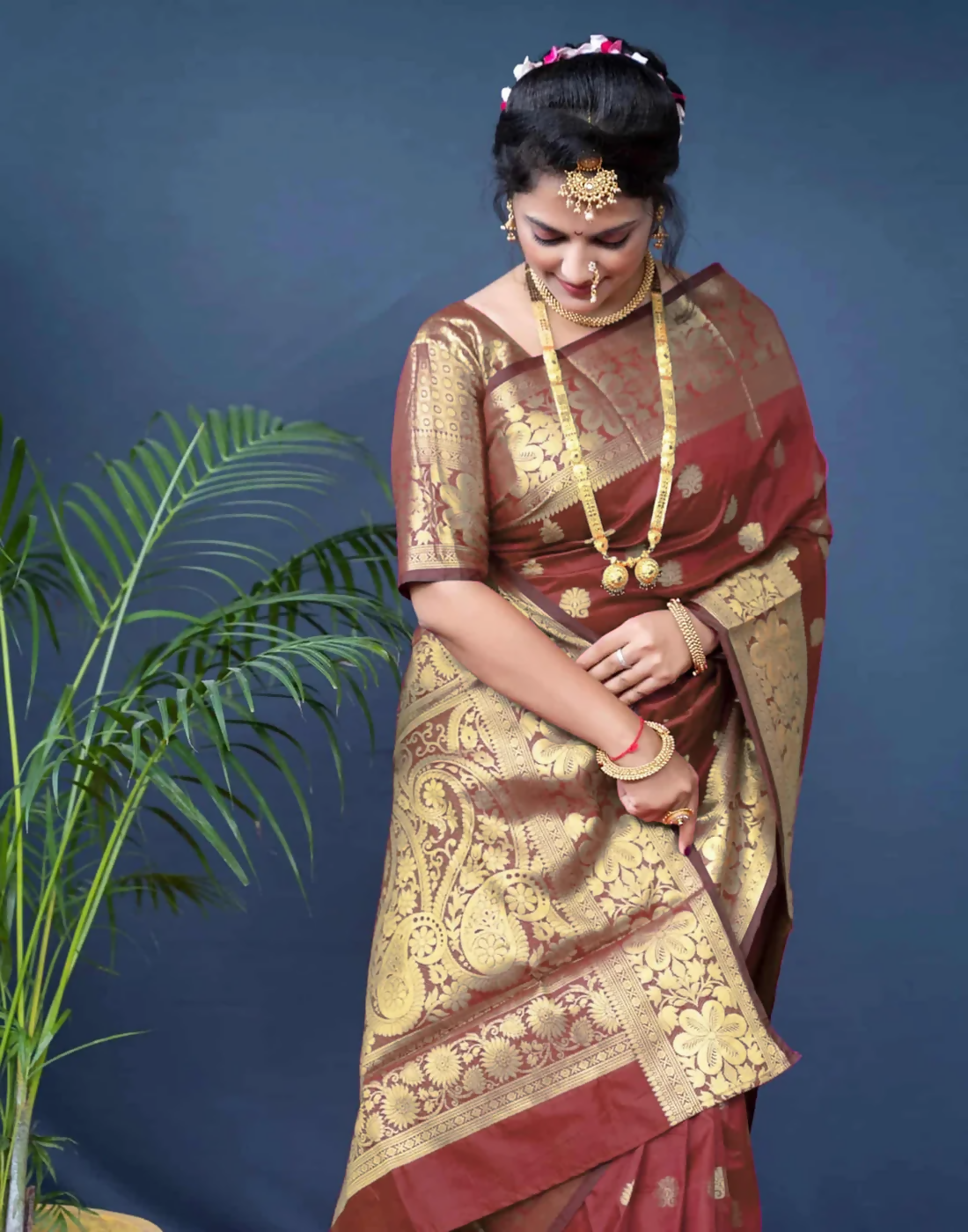 AXONIT Royal Emerald Jacquard Saree with Broad Golden Zari Border & Pallu