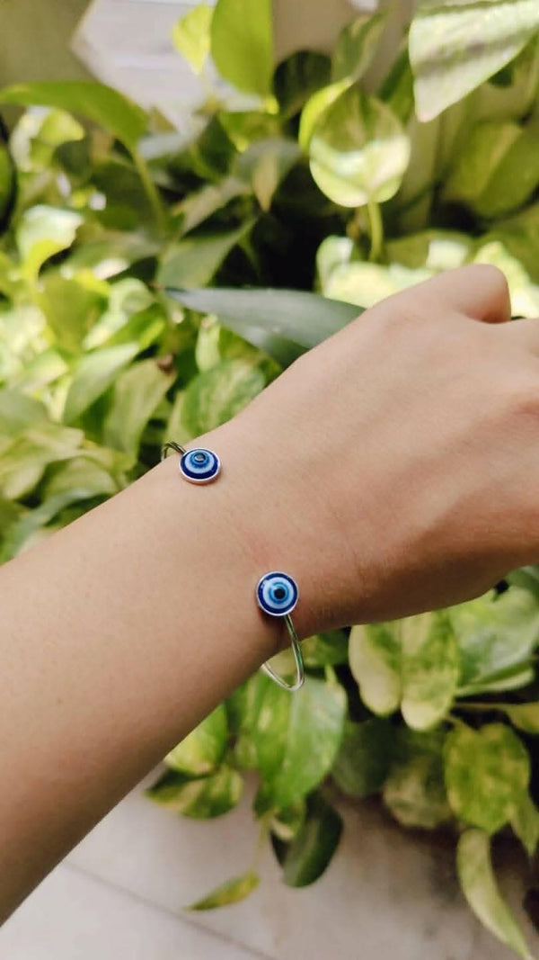 Pinapes Plated Light Weight Blue Evil Eye Charm Link Chain Adjustable Size Bracelet - HalfPe