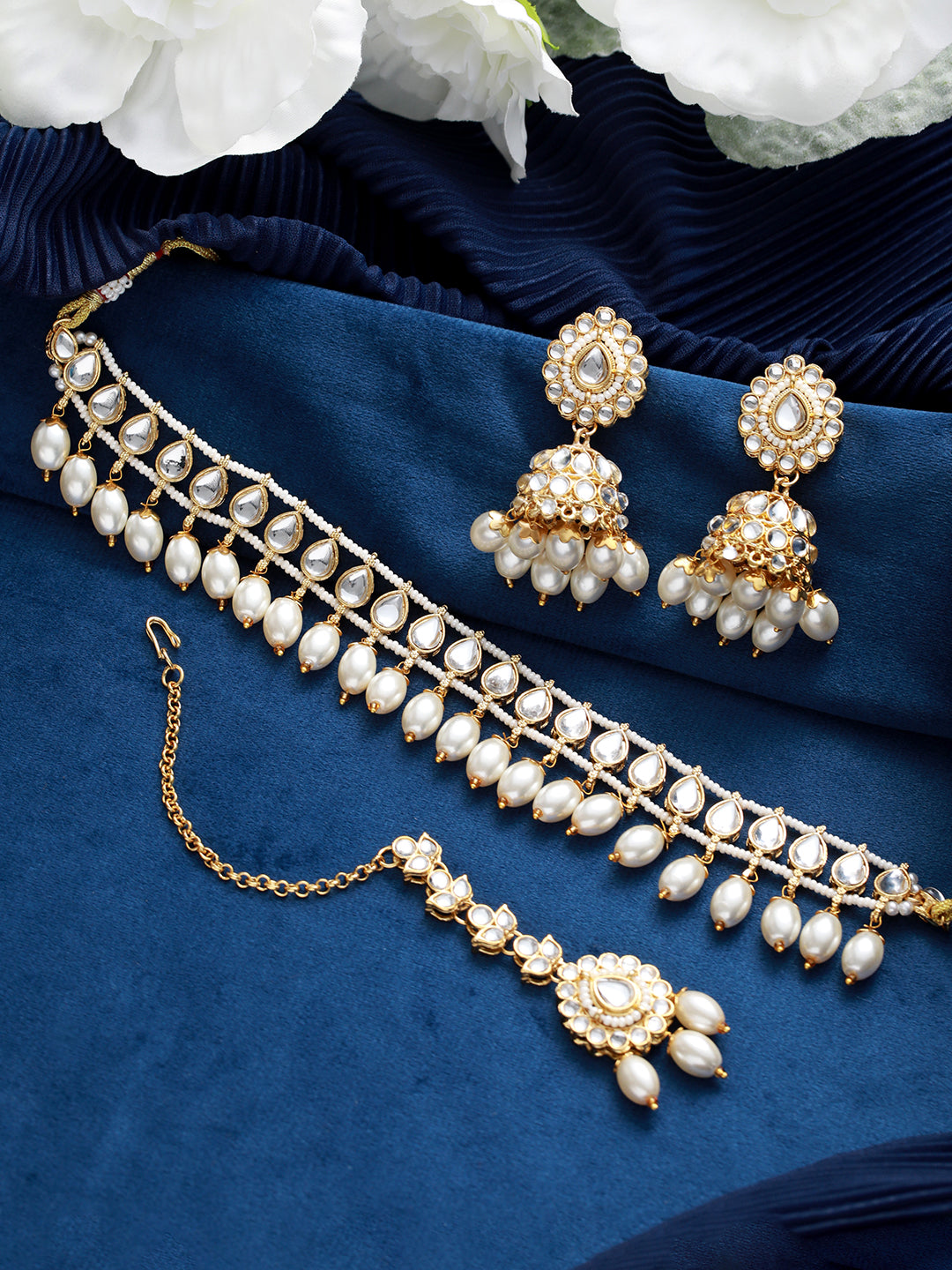 Gold-Plated White Kundan Studded & Beaded Choker Jewellery Set With Maangtikka
