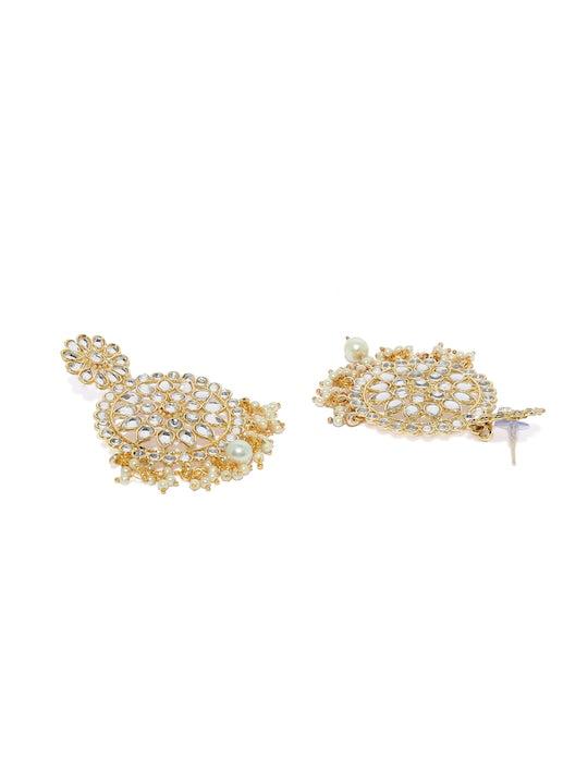 Gold Plated Kundan Studded & Pearl Beaded Earring With Manngtikka