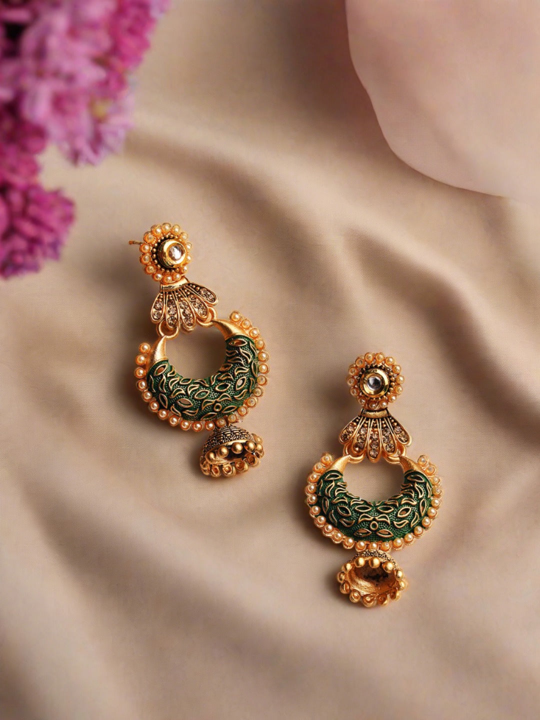 Green & Gold-Toned Dome Shaped Jhumka Earrings