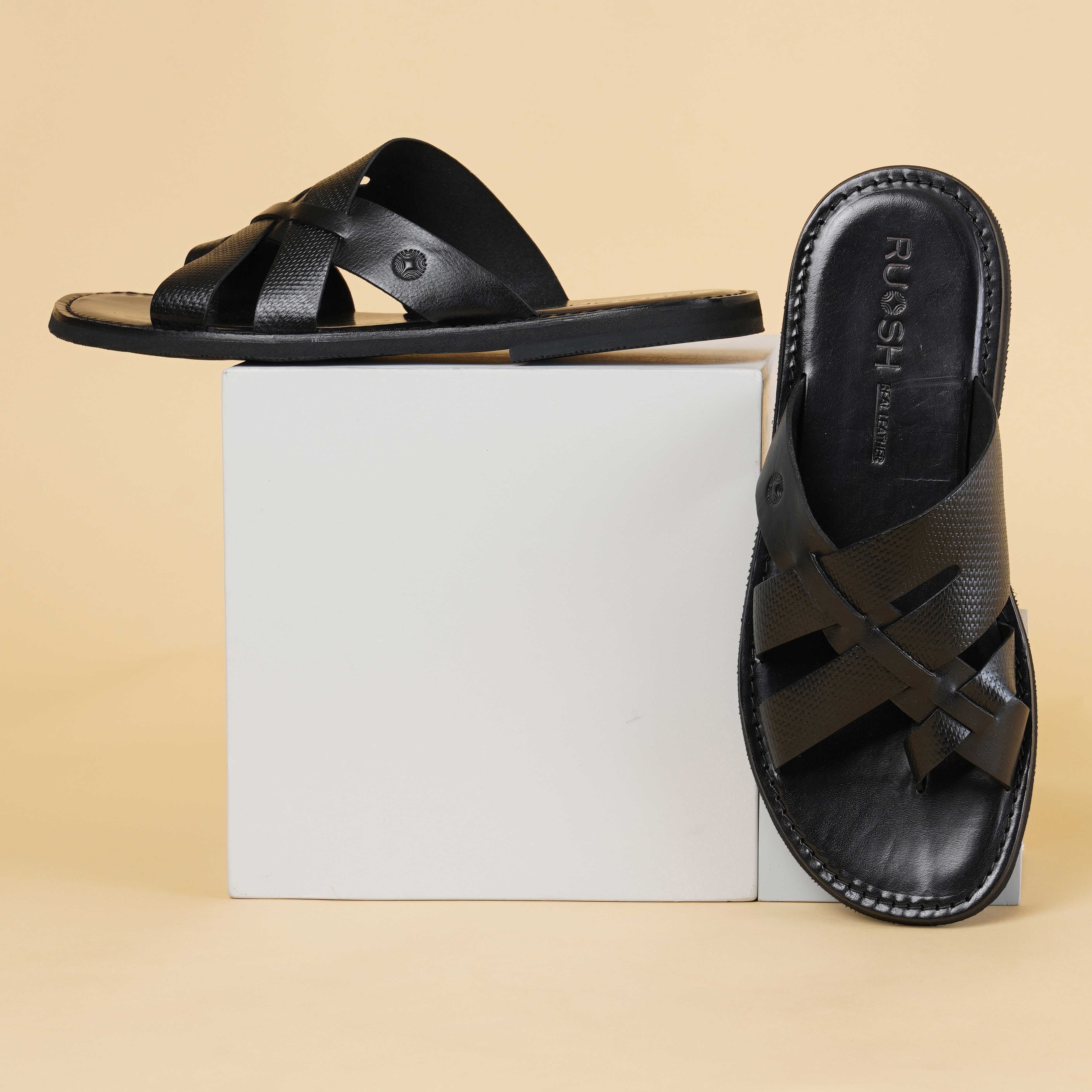 The Pisa Ruosh Men Black Cross Strap Slipper