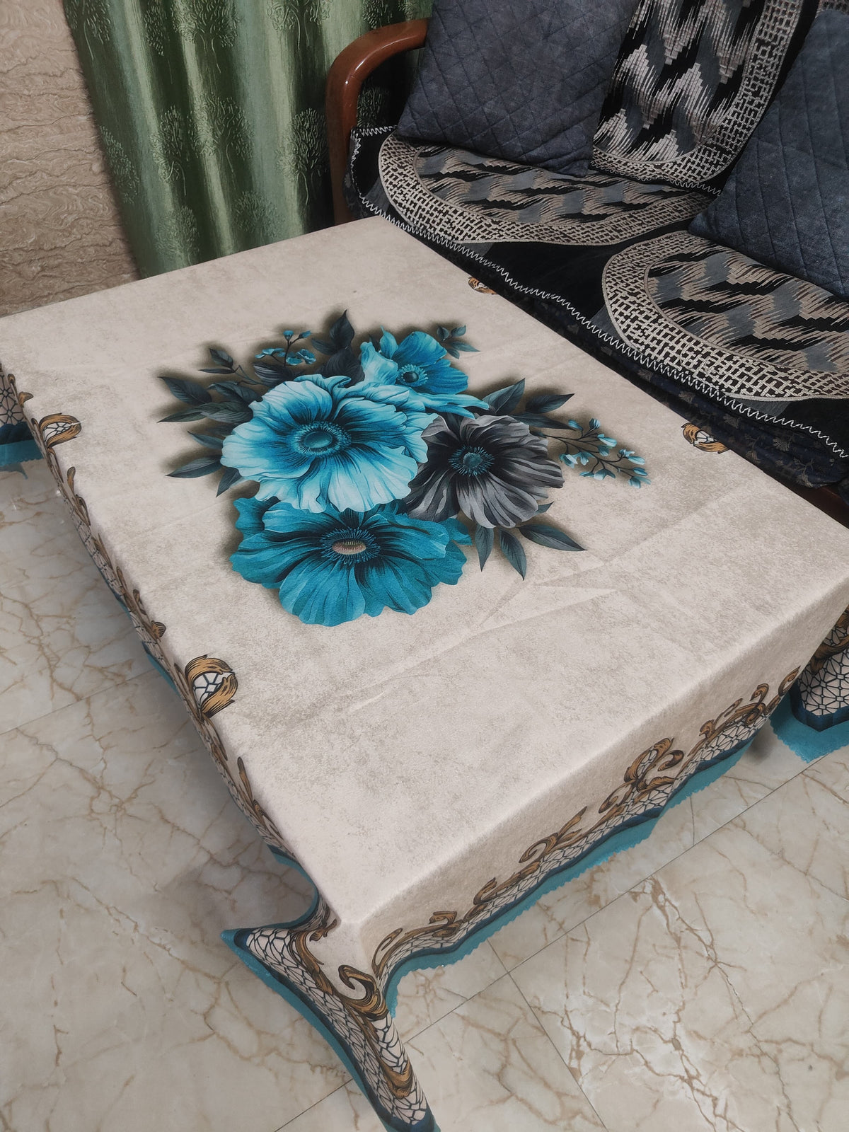 Blue Daisy printed cotton table cover in blue - image 3