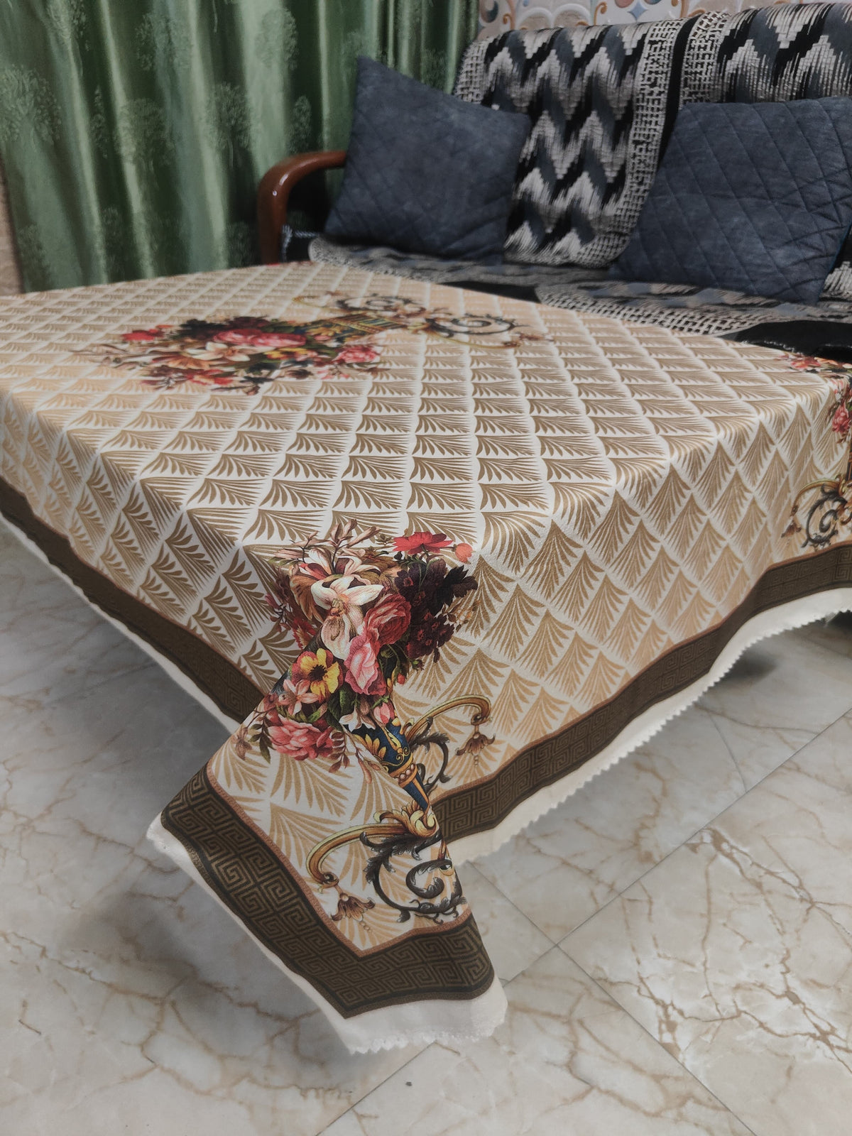 Cream Pot printed cotton table cover in cream - image 6