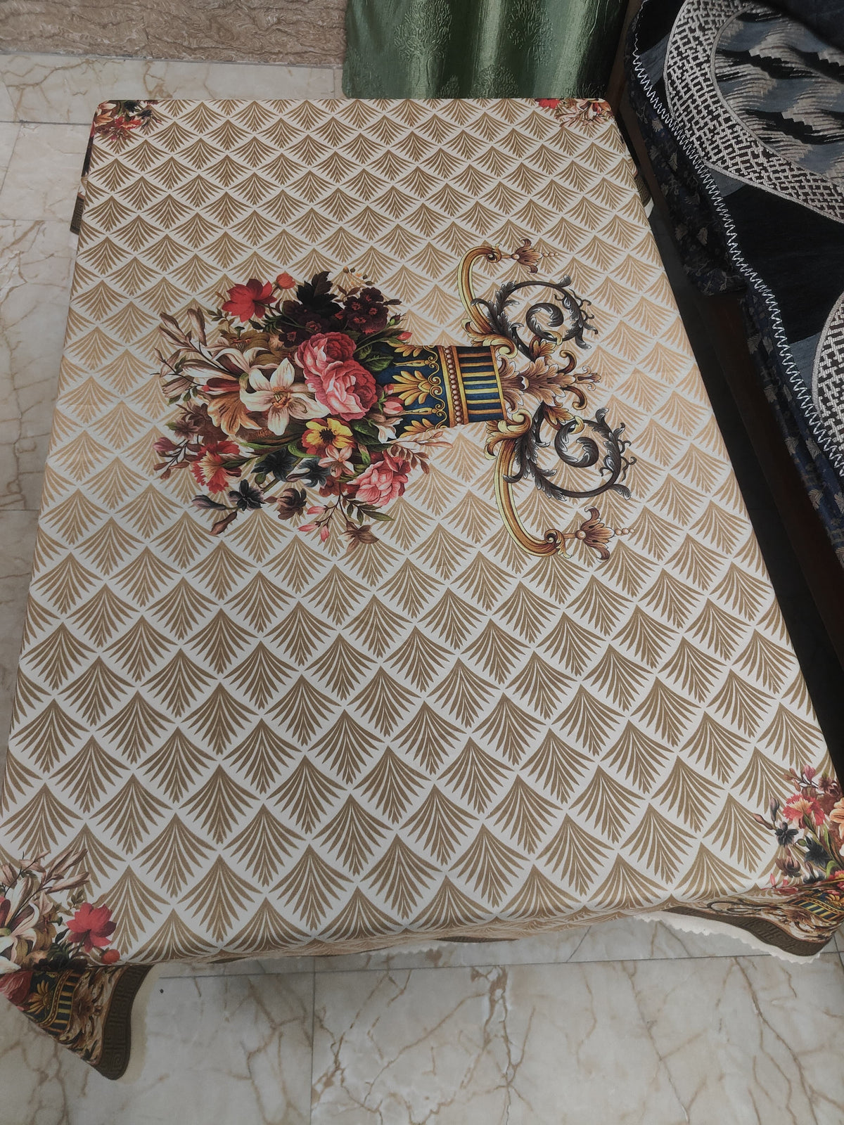 Cream Pot printed cotton table cover in cream - image 5