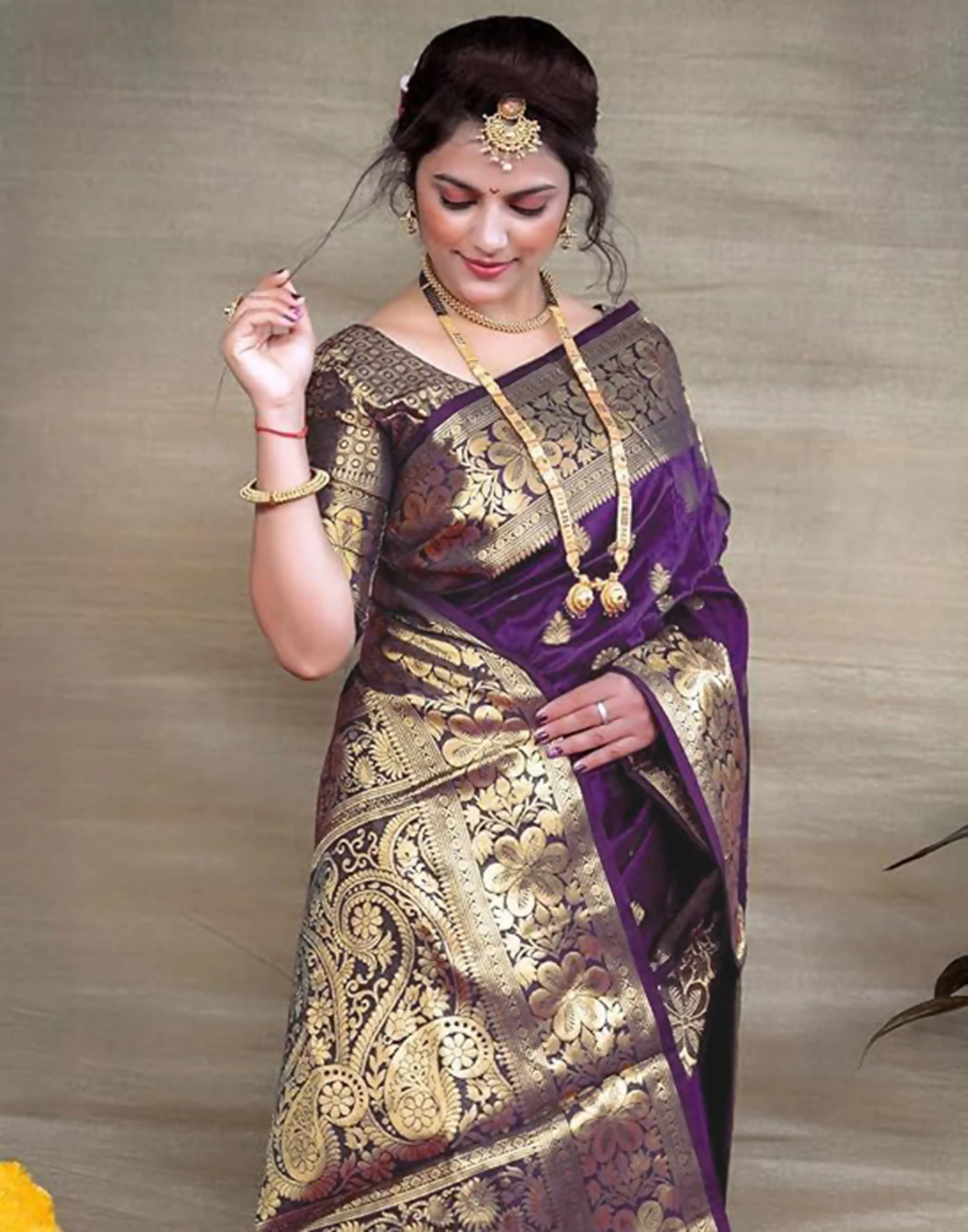AXONIT Royal Emerald Jacquard Saree with Broad Golden Zari Border & Pallu