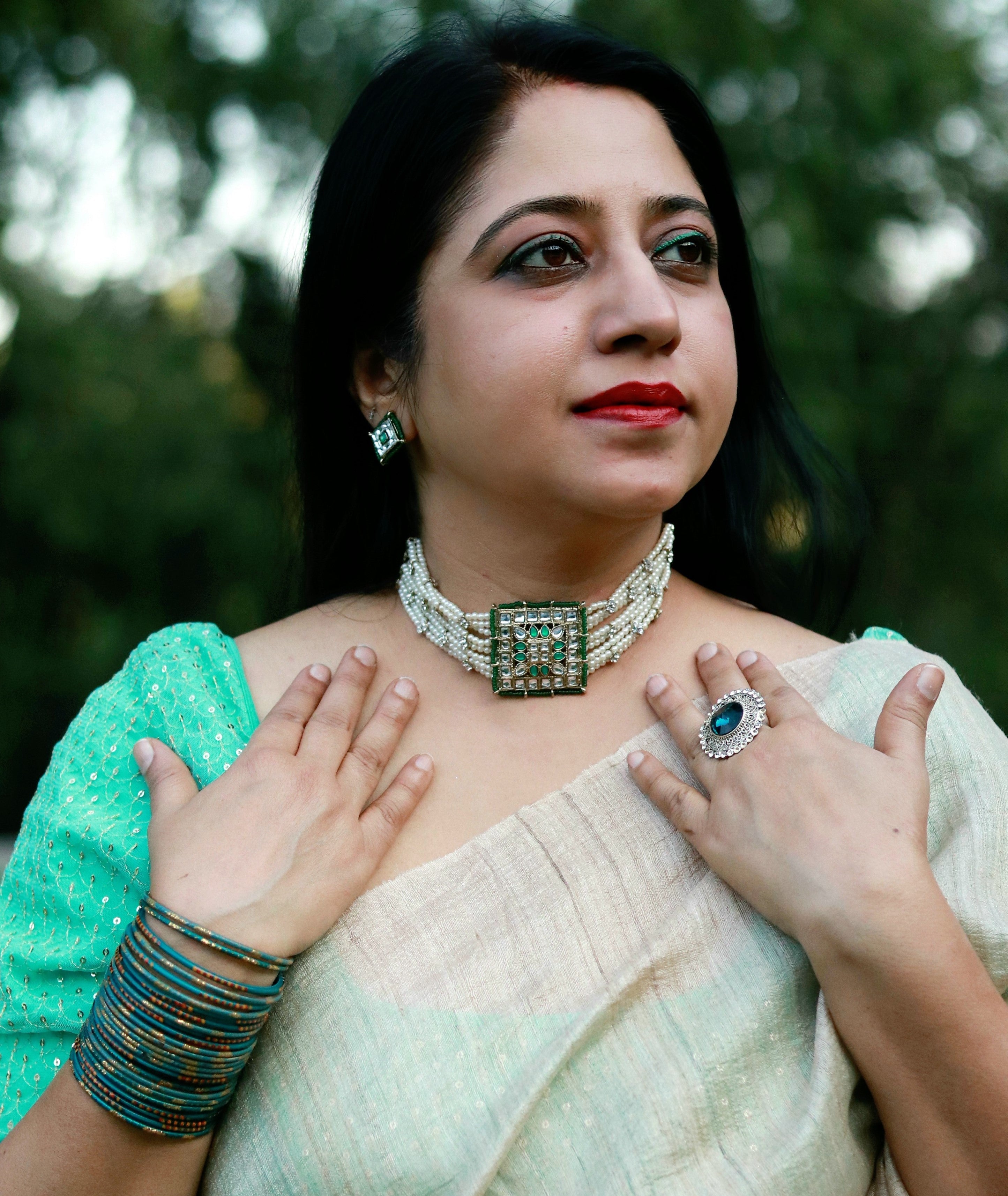 Women Gold-Plated Pearl Beaded Artificial Stone-Studded Jewellery Set