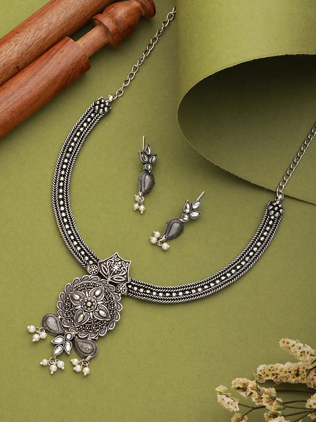 White Silver-Plated Oxidised Stone-Studded Floral Jewellery Set