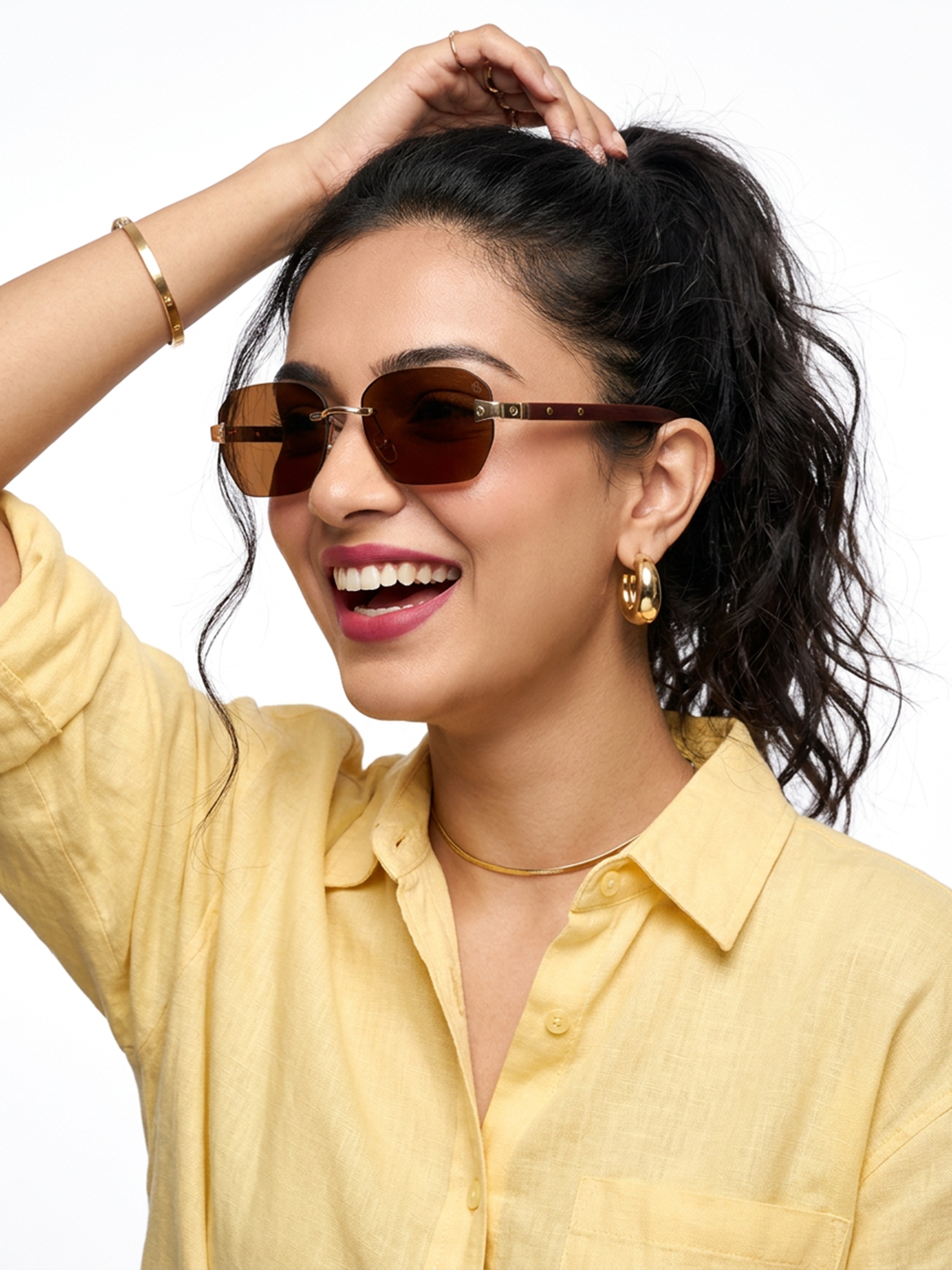 Essence Amber Golden Rimless Sunglasses for Men and Women - Style 2550 - worn by a male model (image 3)