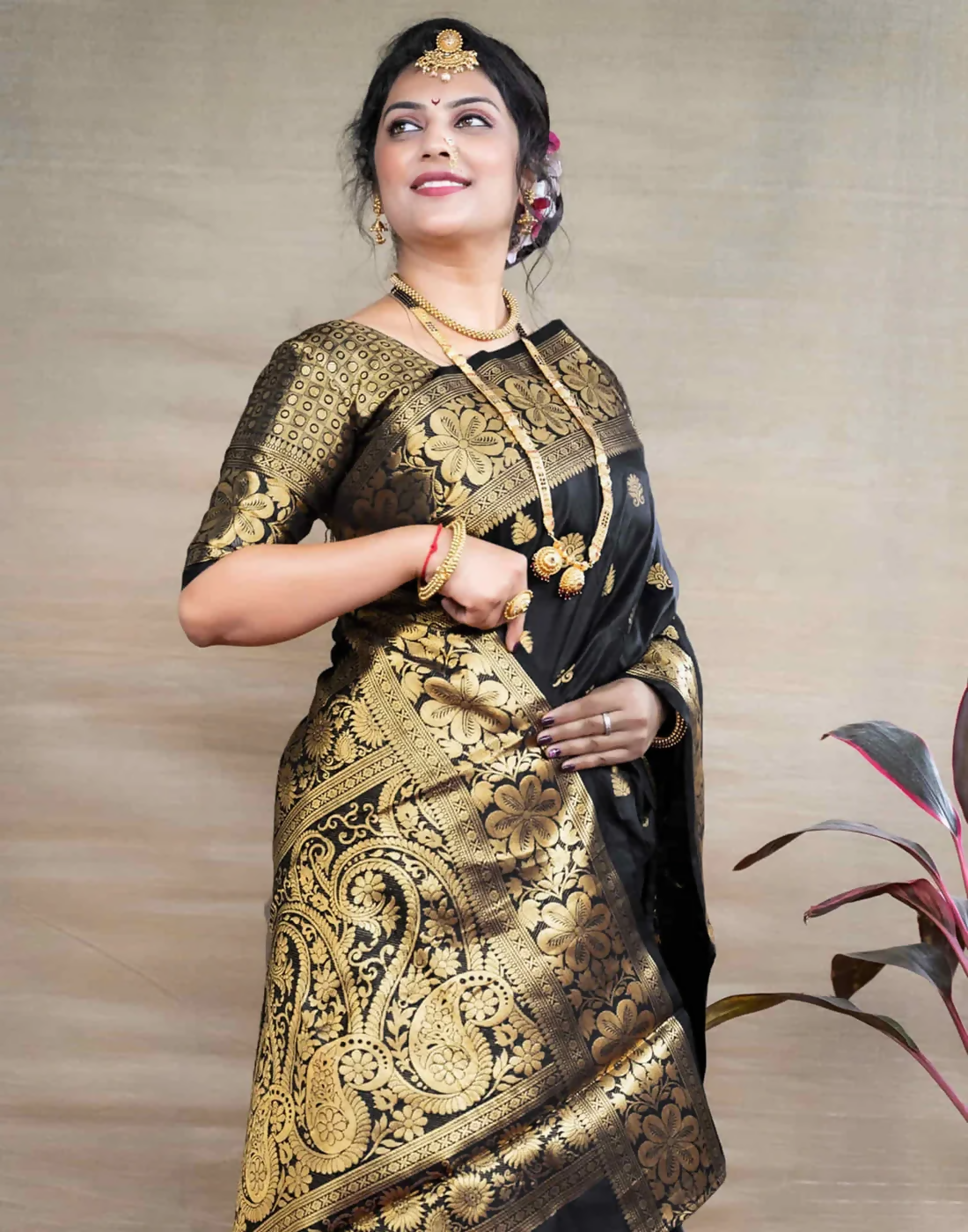 AXONIT Royal Emerald Jacquard Saree with Broad Golden Zari Border & Pallu