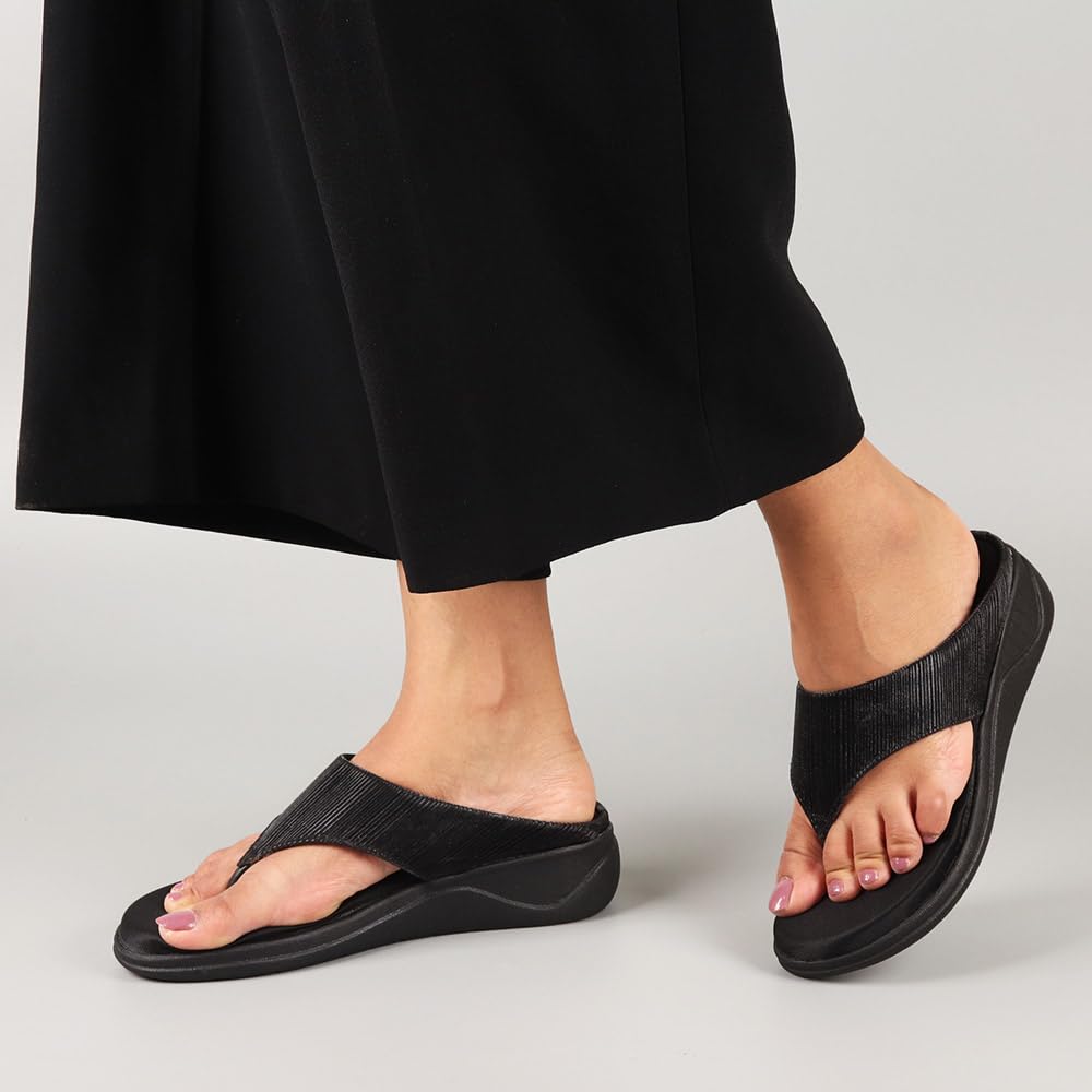 Indifeet Comfortable Thong Platform Sandals for Women - Black - View 4