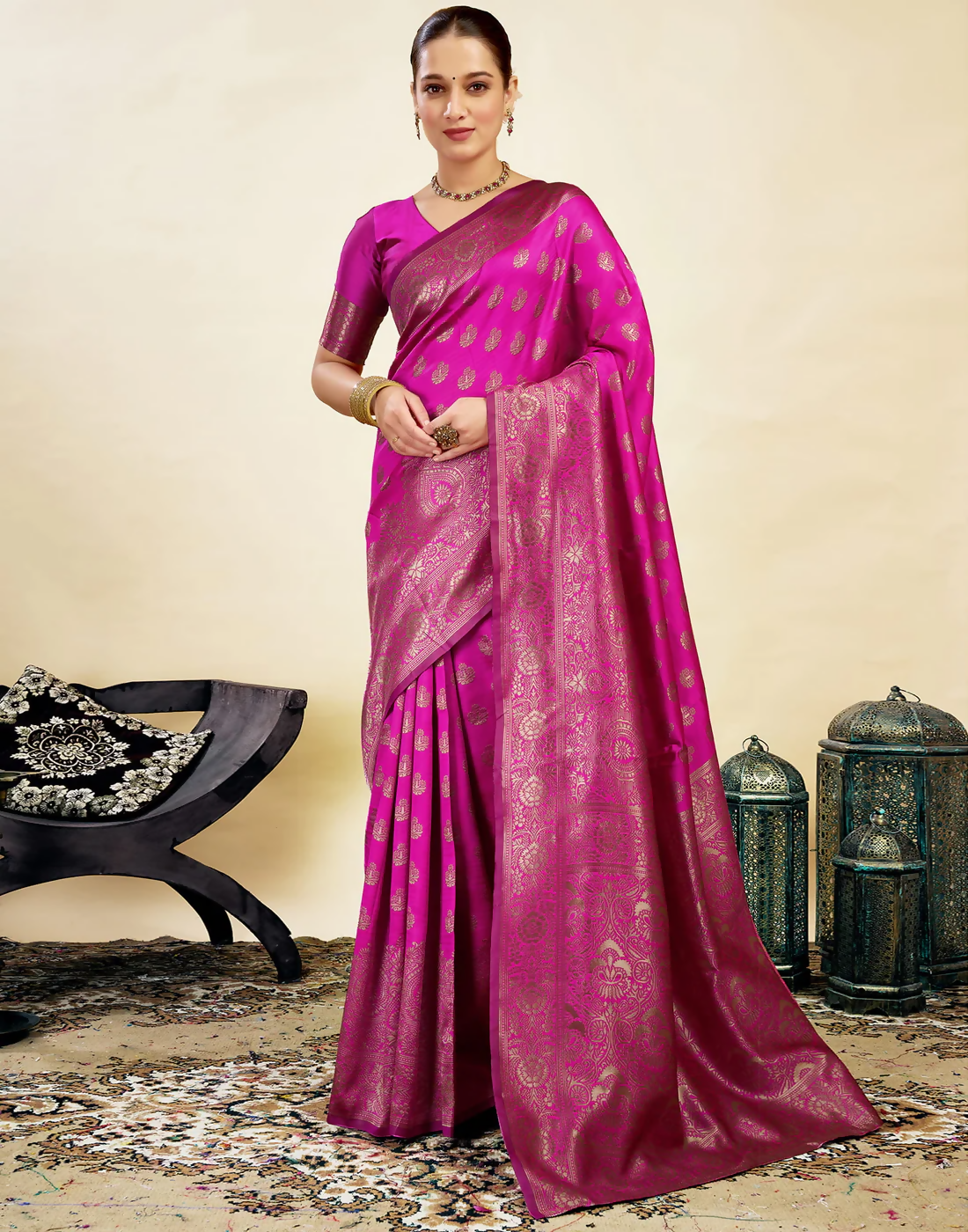 Royal Emerald Jacquard Saree with Golden Zari Work & Heavy Brocade Border