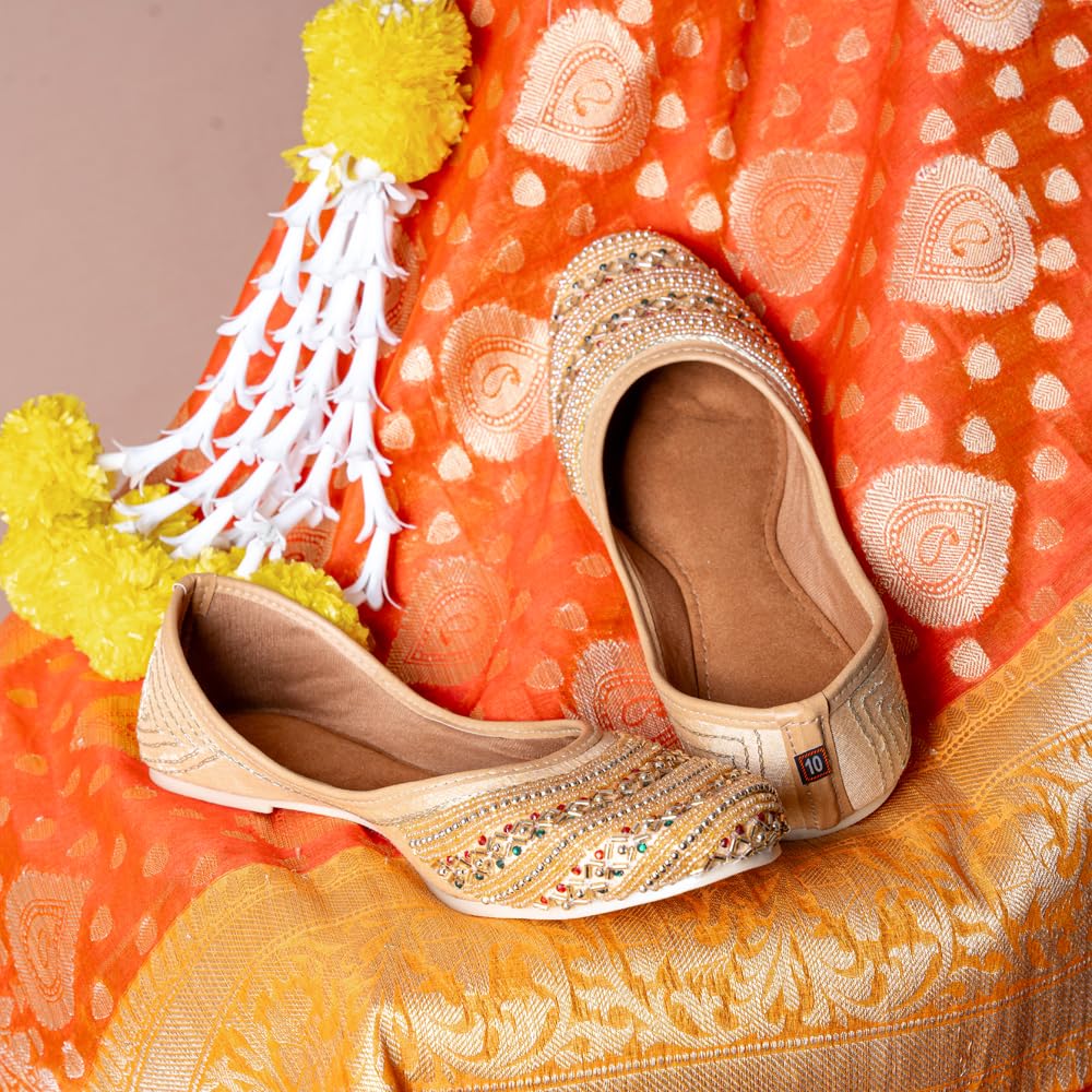 Indifeet Jutti for Women - Gold - Image 4