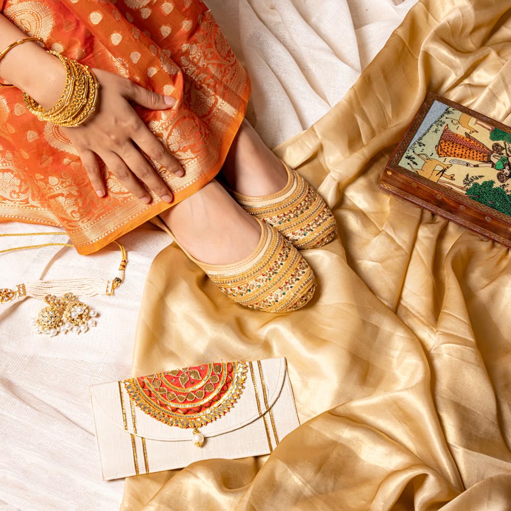 Indifeet Jutti for Women - Gold - Image 5