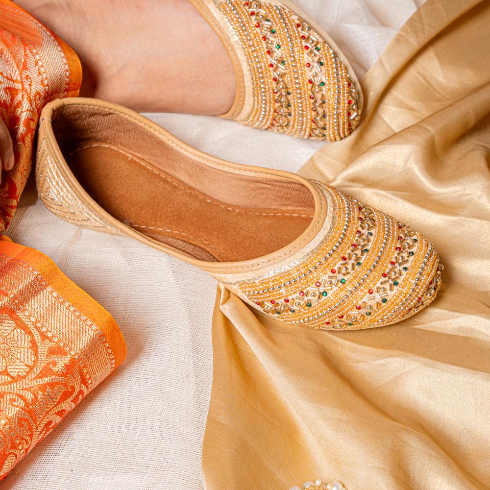 Indifeet Jutti for Women - Gold - Image 3