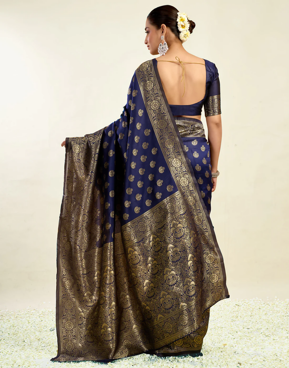 Royal Emerald Jacquard Saree with Golden Zari Work & Heavy Brocade Border