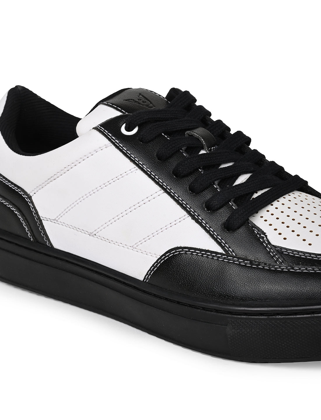 The Groove Black Men Casual Sneaker V8 By Ruosh
