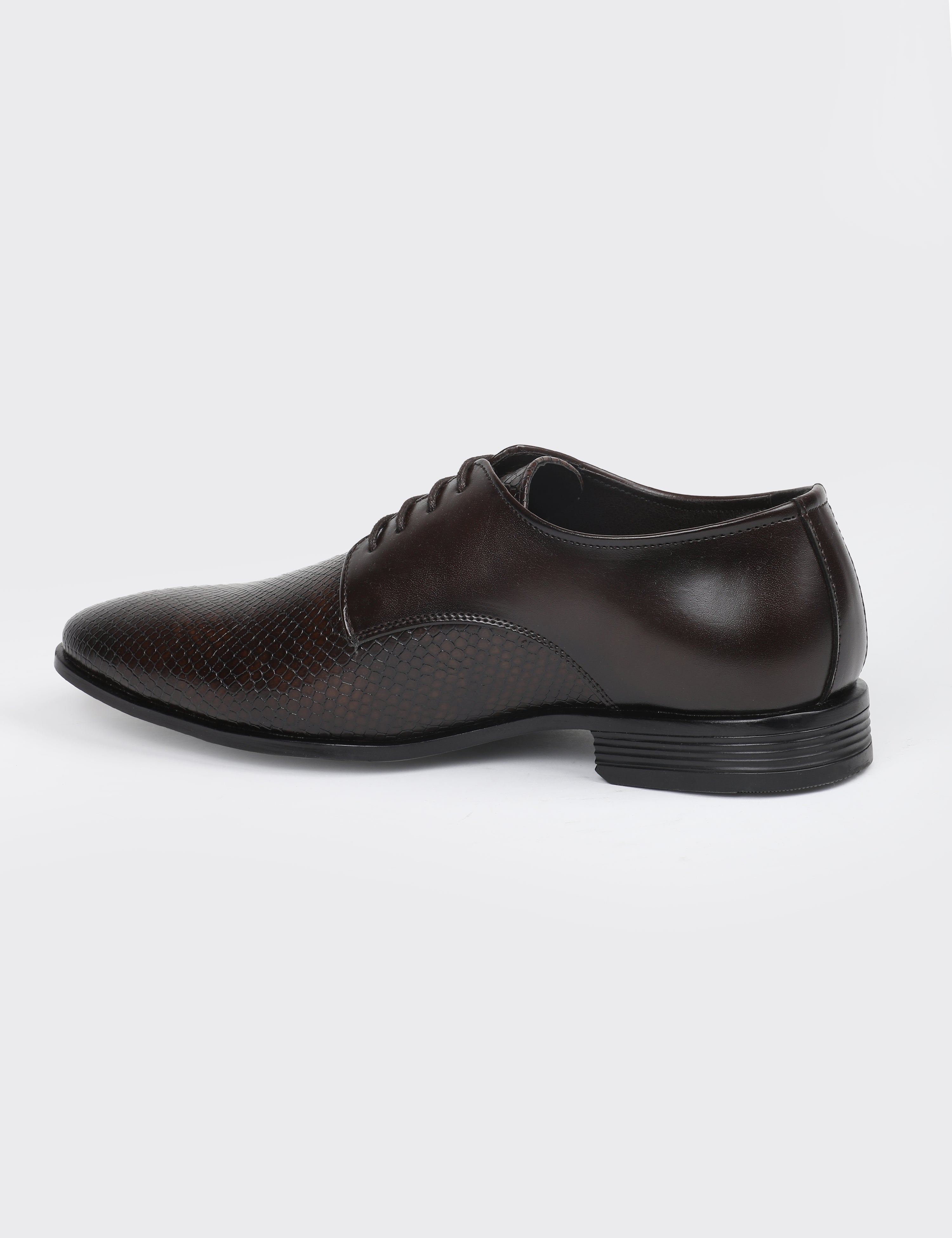 The Jonas Brown Men Textured Derby V8 By Ruosh