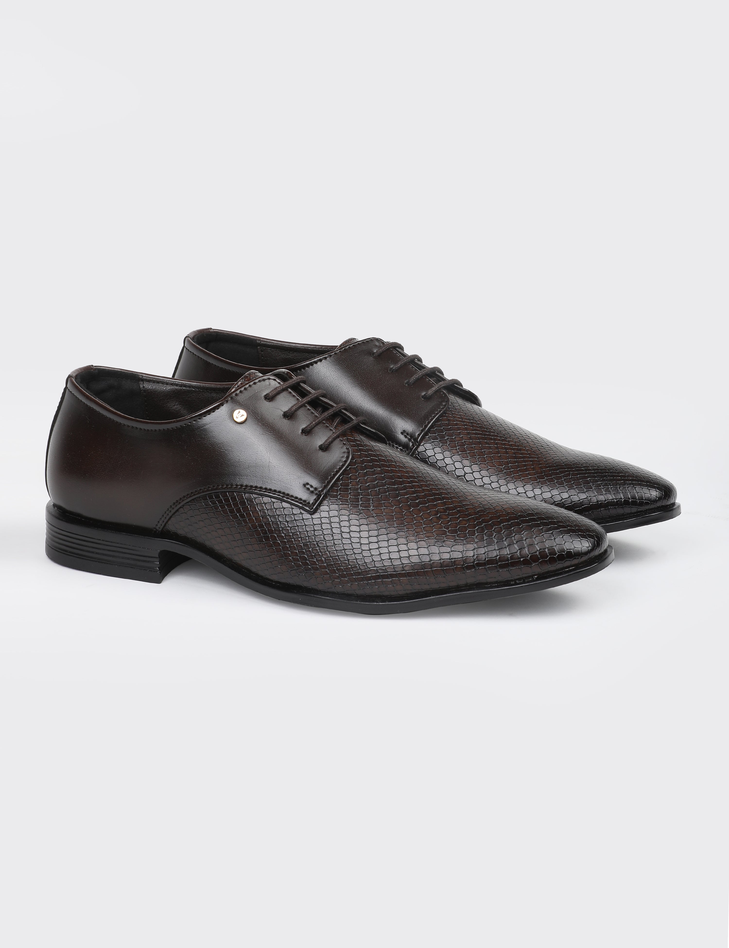 The Jonas Brown Men Textured Derby V8 By Ruosh