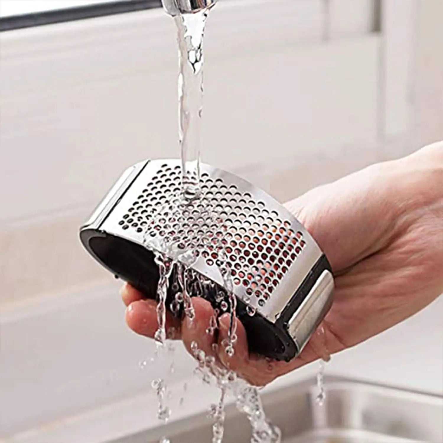 Stainless Steel Garlic Presser Crusher (Multicolor) HP DD