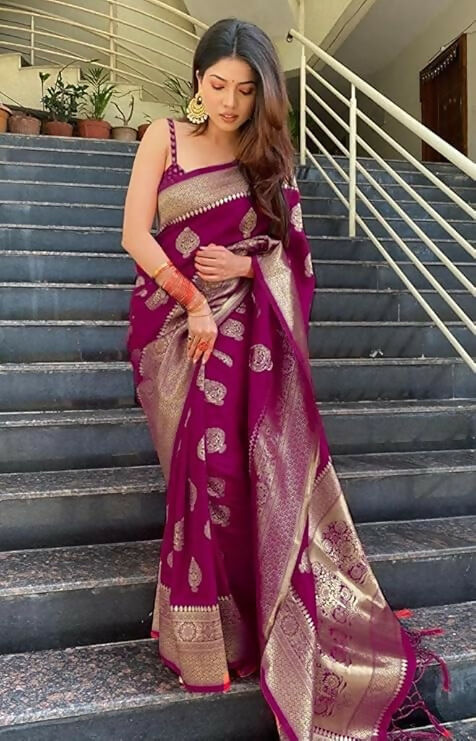 AXONIT Jacquard Silk Saree with Heavy Golden Zari Butta & Antique Gold Border