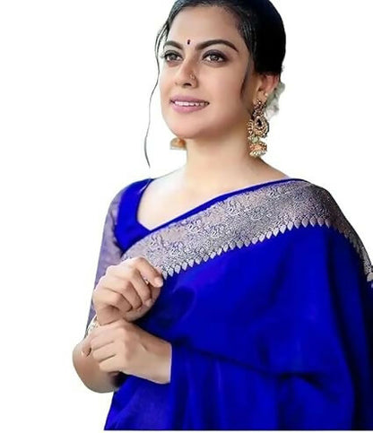 AXONIT Emerald Elegance Jacquard Silk Saree with Rich Gold Zari Pallu