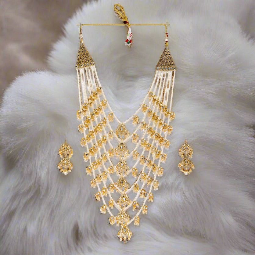 Gold-Plated White Kundan-Studded & Pearl Beaded Jewellery Set