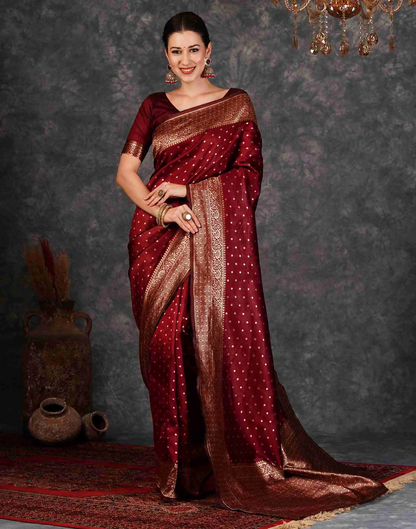AXONIT Heritage Jacquard Saree with Heavy Golden Brocade Border