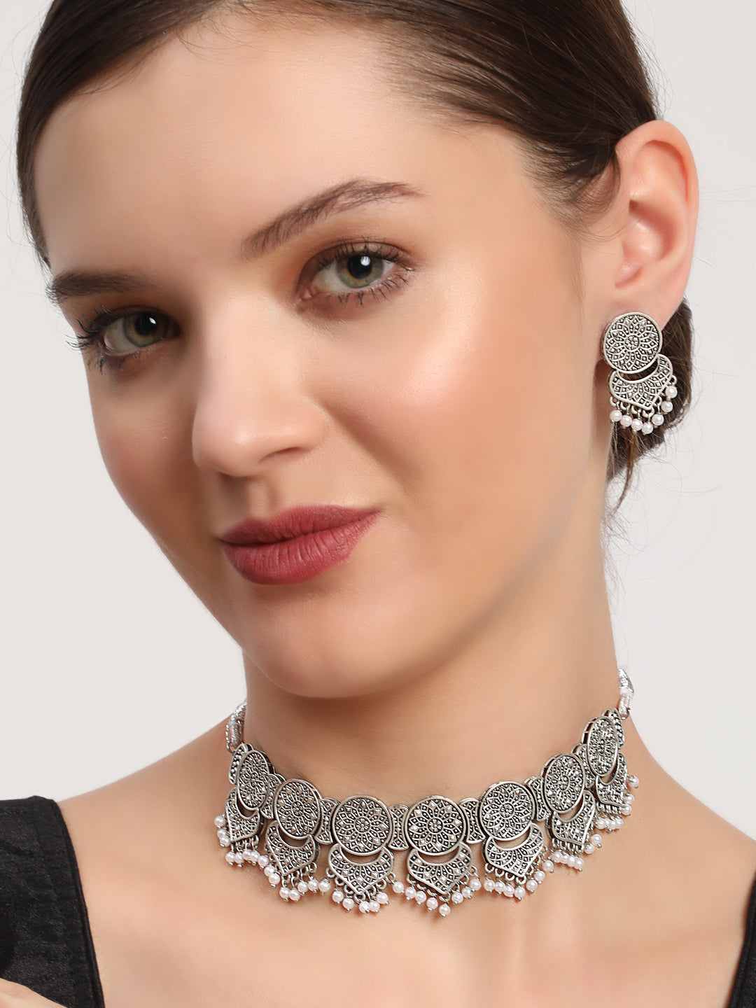 Silver-Plated Choker Necklace Jewellery Set