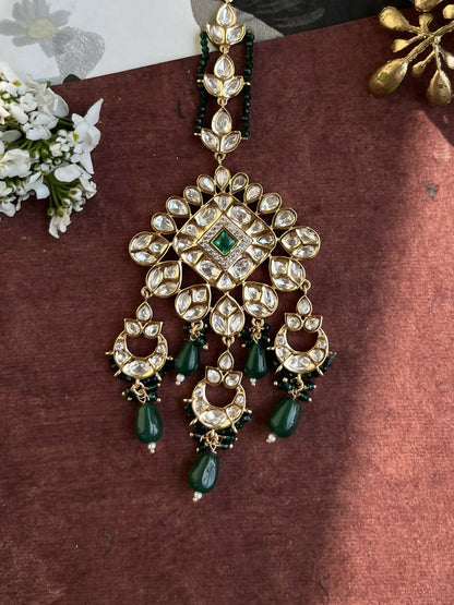 Premium parab kundan Mang tika for women & Girls (with green beads)