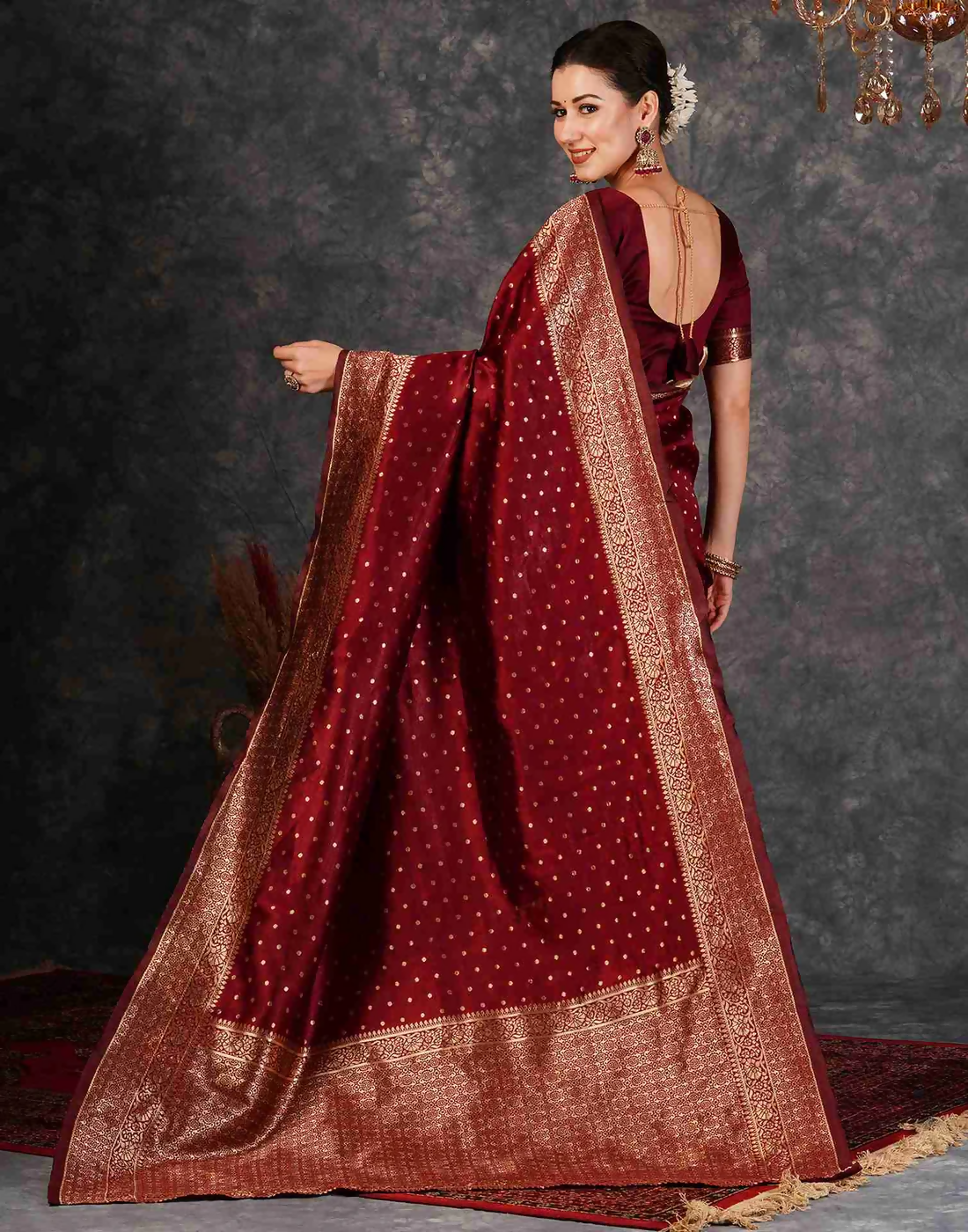 AXONIT Heritage Jacquard Saree with Heavy Golden Brocade Border