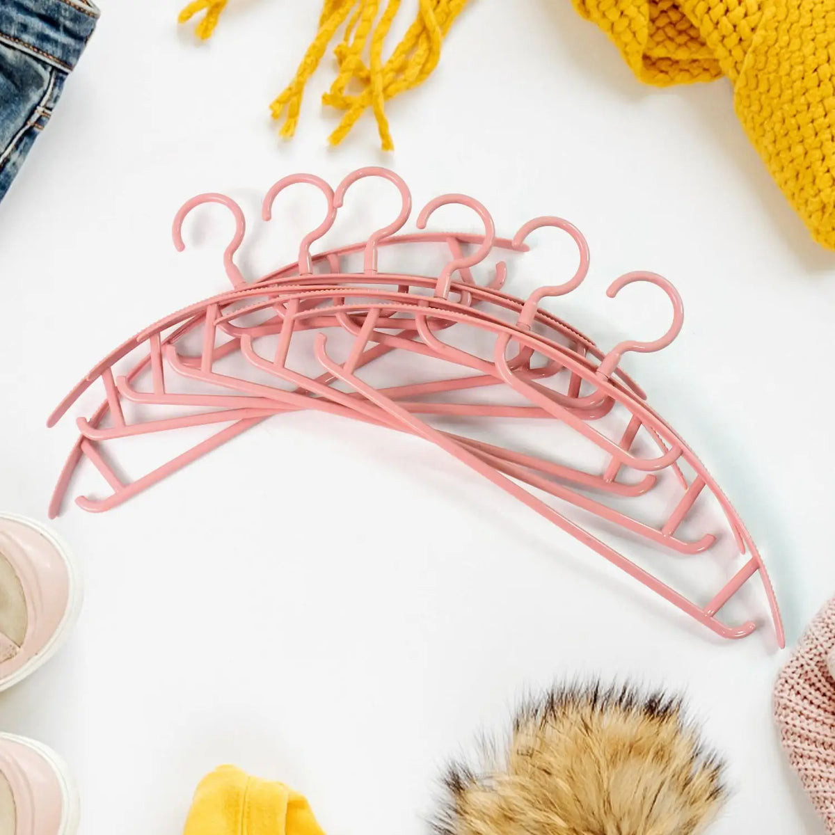 Ganesh Set Of 6 Durable Plastic Cloth Hangers HP DD