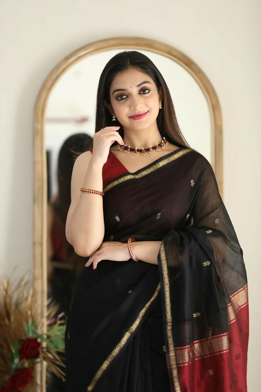 AXONIT Pure Soft Cotton Saree with Zari Checks, Golden Border & Contrast Pallu