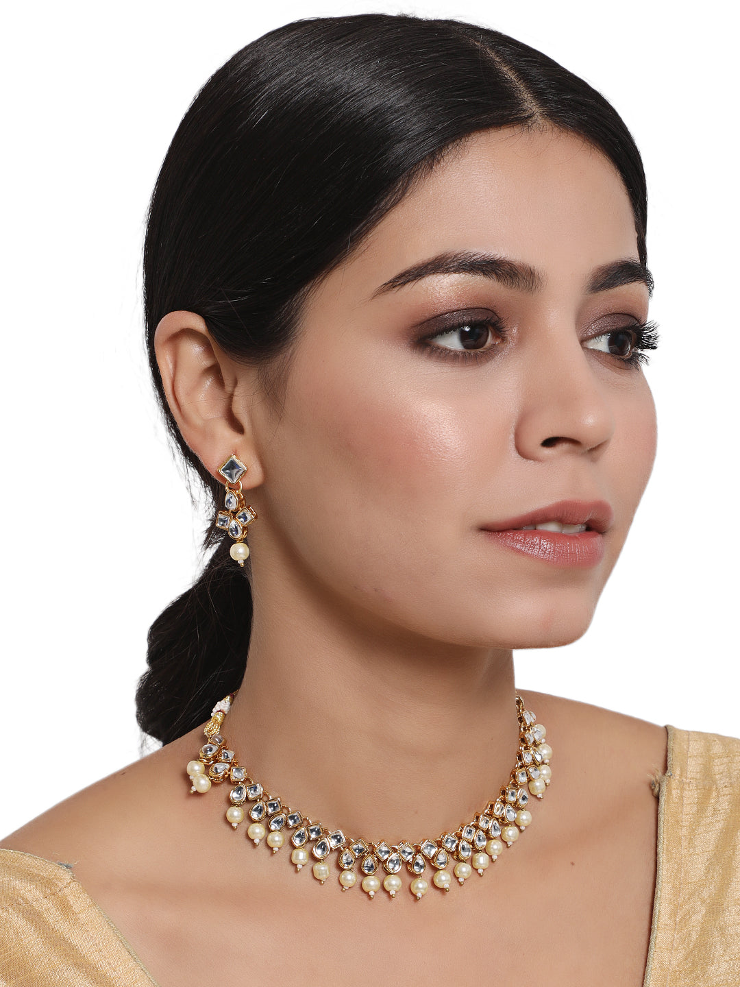 Gold-Toned & White Contemporary Kundan Studded & Pearl Beaded Jewellery Set