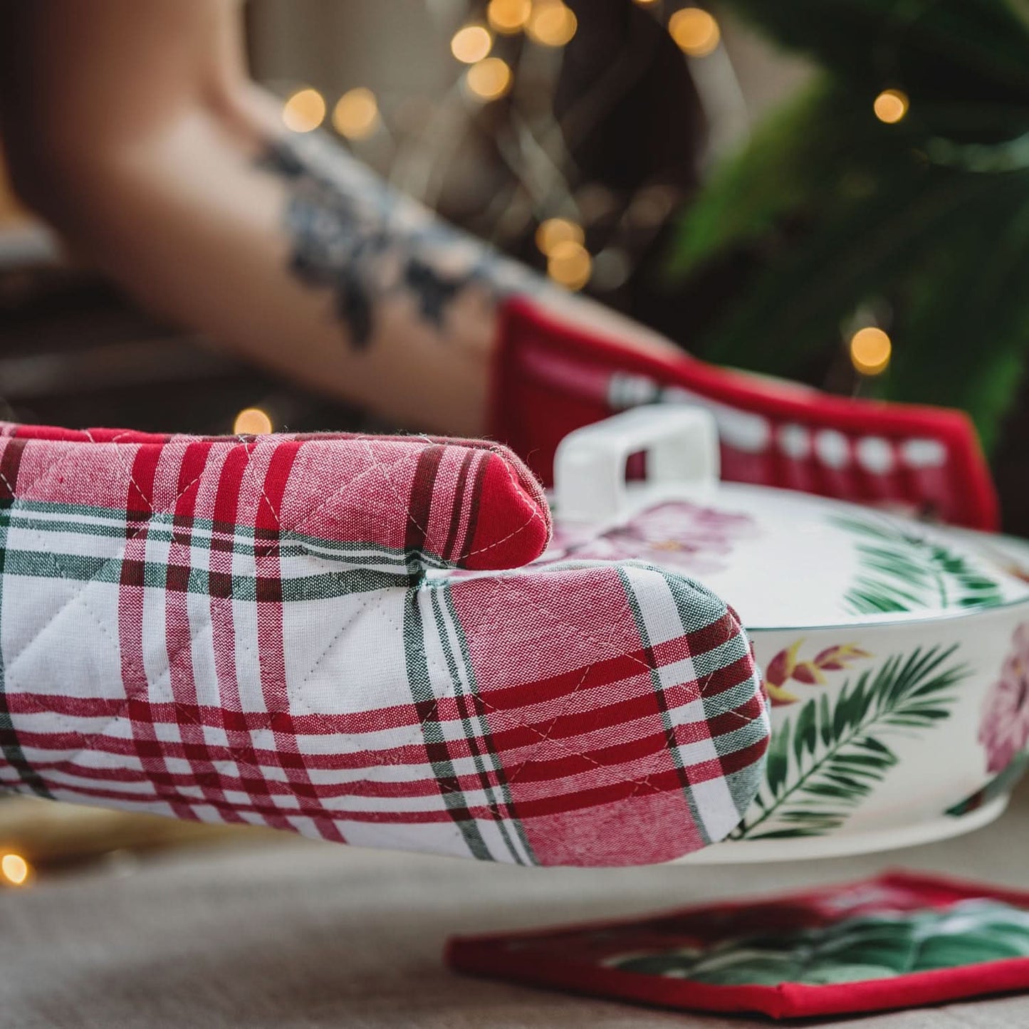 Professional Cotton Oven Mitt Gloves (1pc mix design)