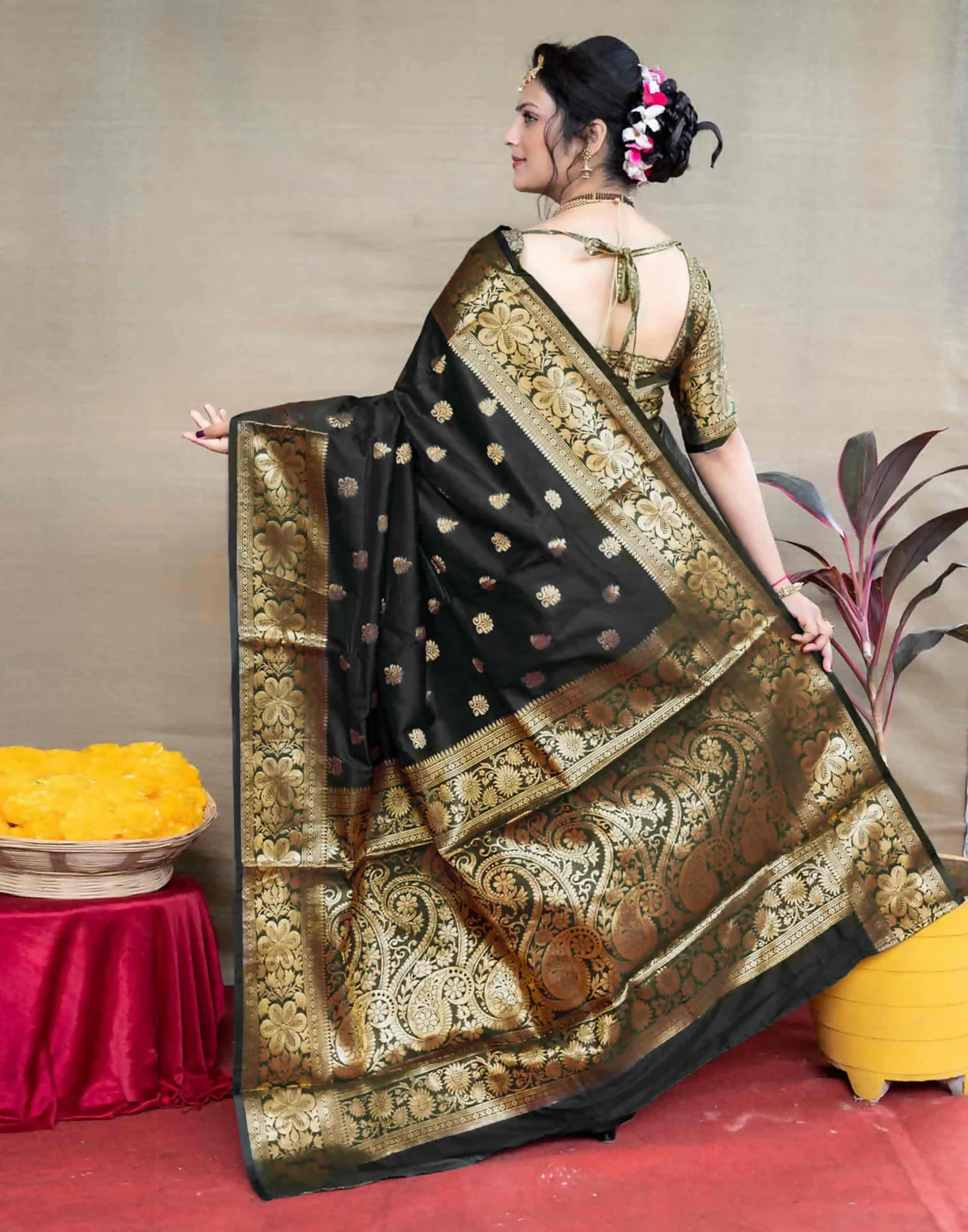 AXONIT Royal Emerald Jacquard Saree with Broad Golden Zari Border & Pallu