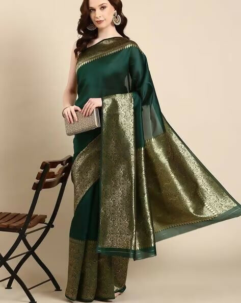 AXONIT Emerald Elegance Jacquard Silk Saree with Rich Gold Zari Pallu
