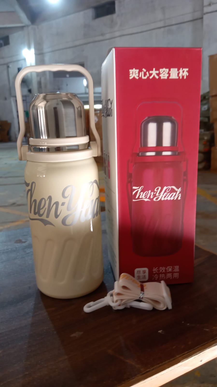 Stainless Steel Vacuum Insulated Water Bottle  Leak Proof Flask For Tea Coffee  Reusable Water Bottle With Hanging Strap  Bottle For Hot  Cold Drinks Wide Mouth Water Flask (900 Ml)