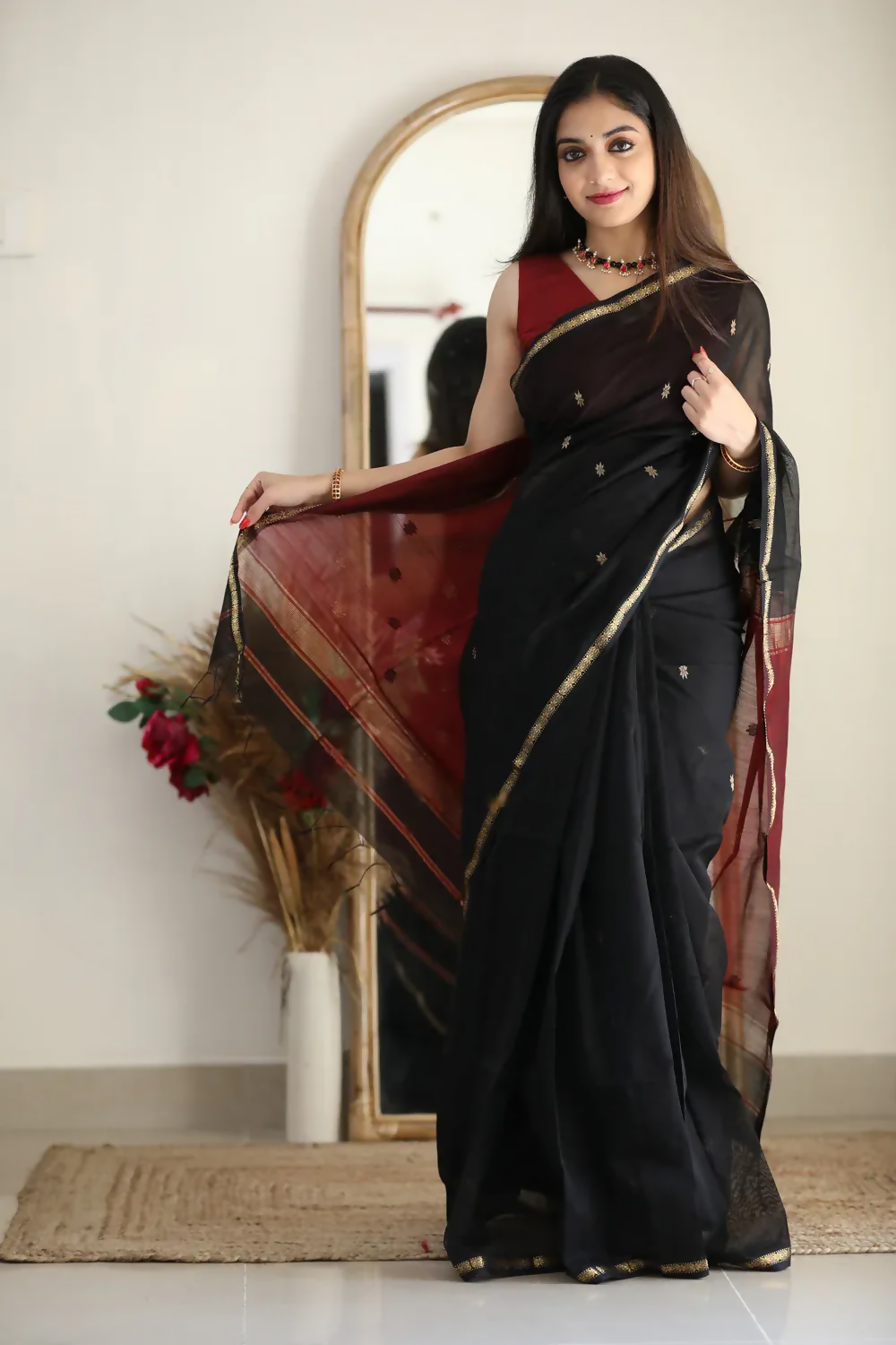 AXONIT Pure Soft Cotton Saree with Zari Checks, Golden Border & Contrast Pallu