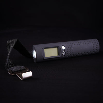 4-in-1 Luggage Scale - digital display close-up