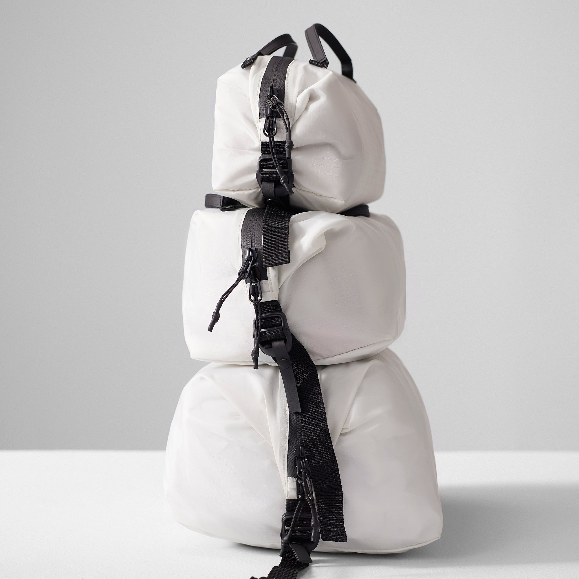 Packaging Bucket Cubes - compression strap detail