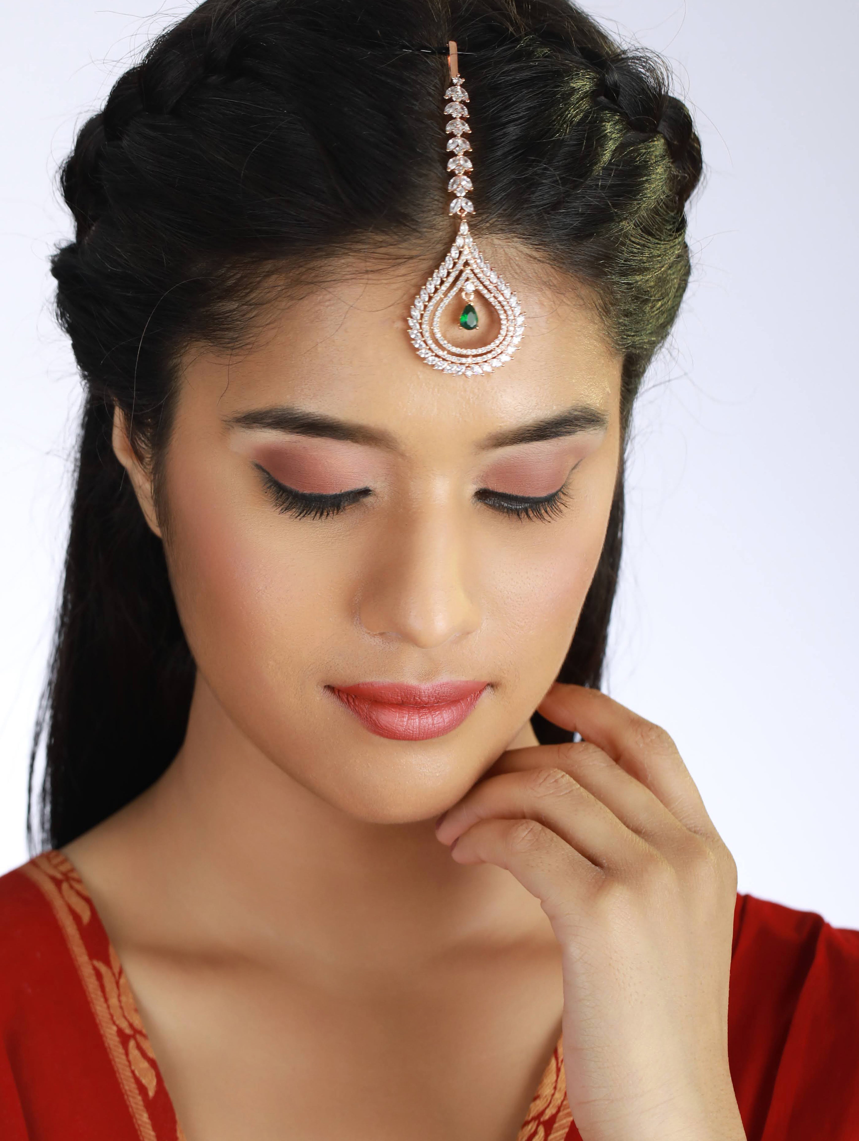 Rose Gold-Plated Green Ad-Studded Handcrafted Maang Tikka