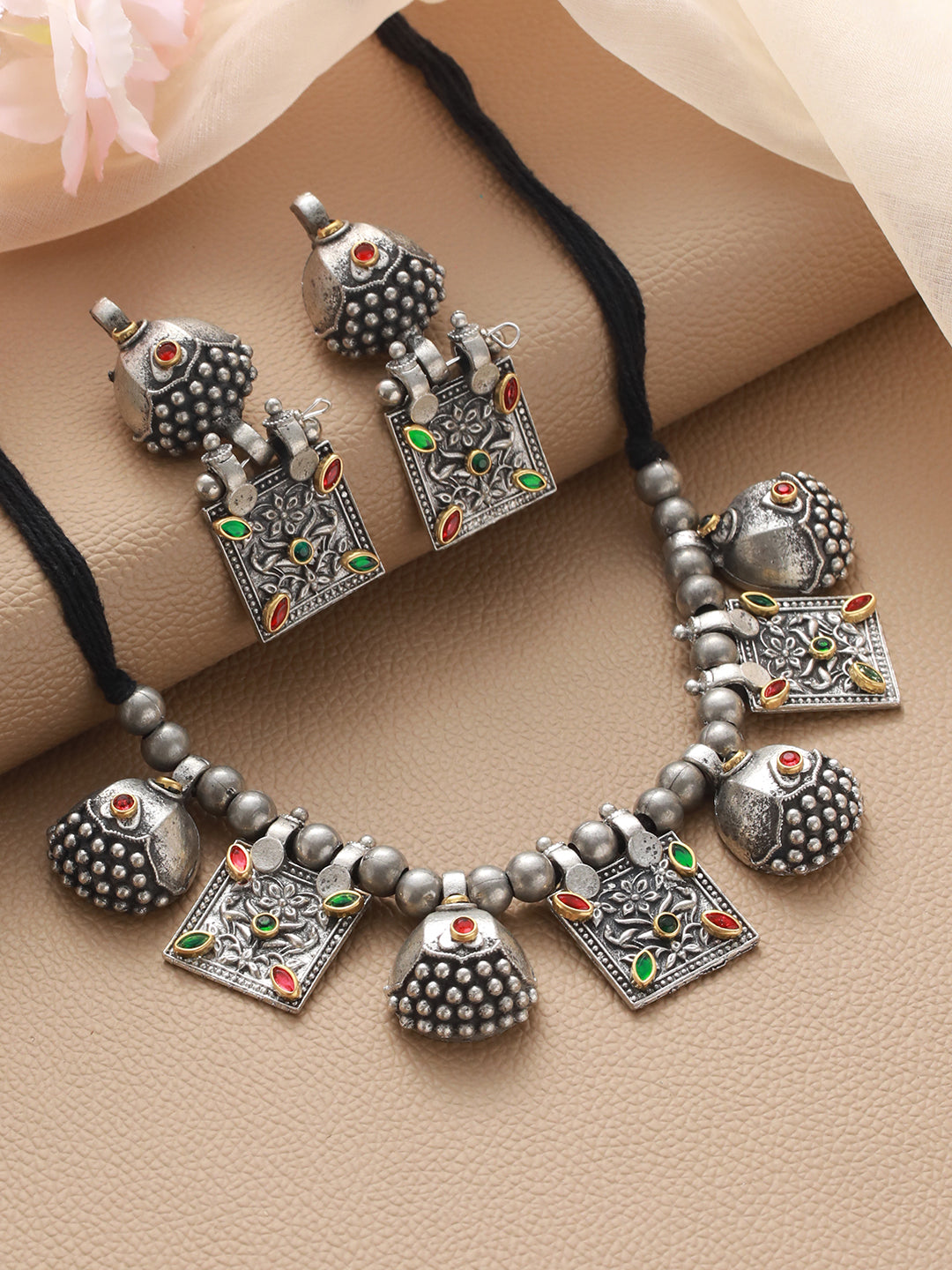 Silver-Plated Kundan-Studded & Beaded Jewellery Set