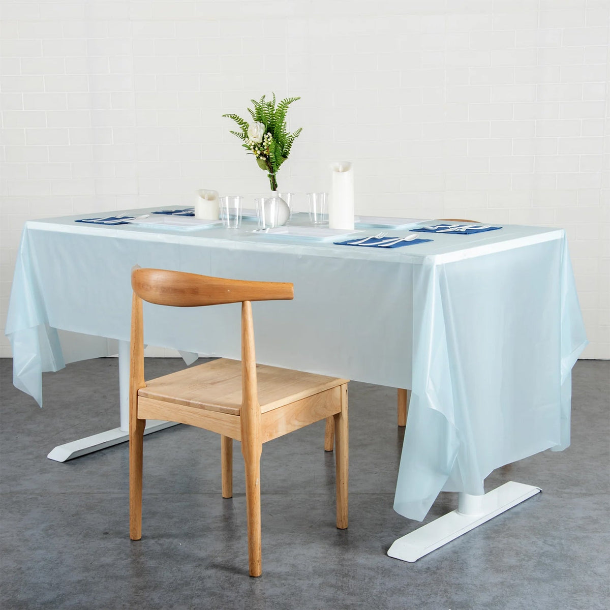 Waterproof Disposable Plastic Table Cover 137  183 Cm HP DD