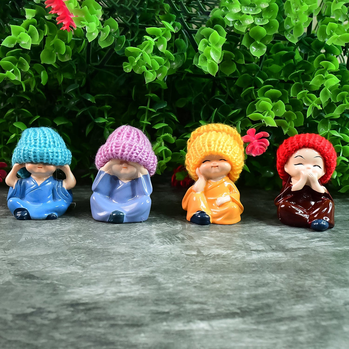 Decorative Resin Monk Buddha Showpiece Set Of 4 With Traditional Straw Hats HP DD