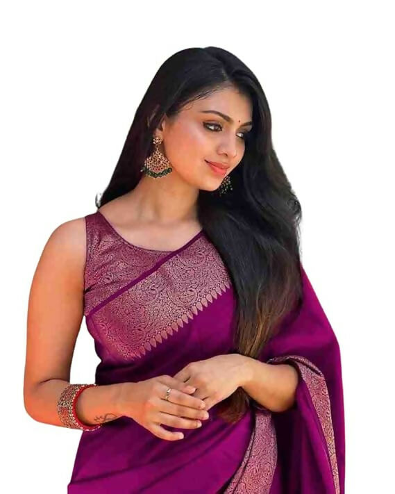 AXONIT Emerald Elegance Jacquard Silk Saree with Rich Gold Zari Pallu