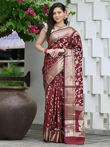 AXONIT Soft Silk Saree with Golden Zari Floral & Peacock Weaving